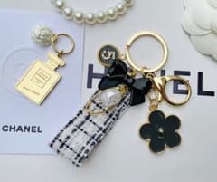 シャネル_CHANEL_ココマドモアゼル香水瓶チャーム〈新品
