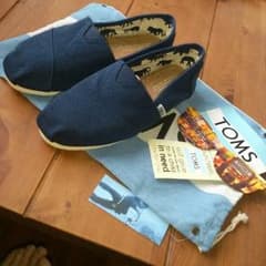 今日のみ値下げ！TOMS*サイズw8 24cmくらい♪*のサムネイル