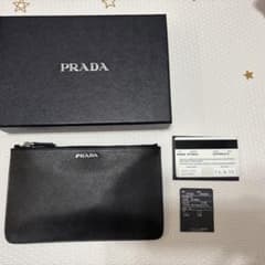 PRADA ブラック サフィアーノレザー ポーチ 箱入り - メルカリ