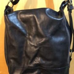 イ.メディチ レザーショルダーバッグ ブラック 美品です。 BEAMSのサムネイル