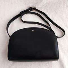 A.P.C.】ハーフムーン ショルダーバッグ ブラック 巾着袋付き M075 