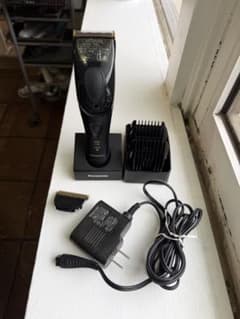 Panasonic ER-GP80 バリカン 充電器付き Panasonic ER-GP80 充電式バリカン 替え刃付き - メルカリ