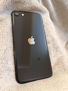 Yuka様専用　iPhone SE2 ブラック 本体のサムネイル