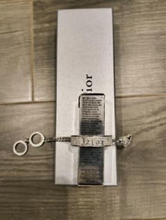 Dior ブレスレット シルバーカラー ラインストーンのサムネイル