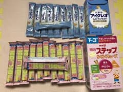 アイクレオ　フォローアップミルク　スティック &明治 ほほえみ らくらくキューブのサムネイル