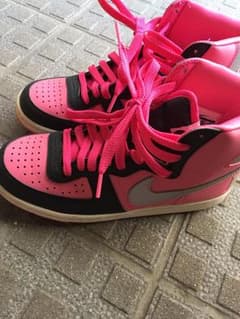 NIKE スニーカーのサムネイル