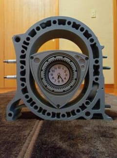 本物っ！ マツダ ロータリーエンジン【13B】時計、サビ止め処理 