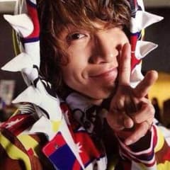 安田章大 ミニバッジ 4個のサムネイル