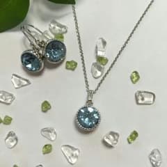 スワロフスキー　ピアス&ネックレス　⑤アクアマリンのサムネイル