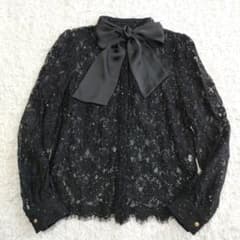 sov.ソブ 総レース ボウタイ ブラウス ラメ 金ボタン 38 黒 サンプル品 
