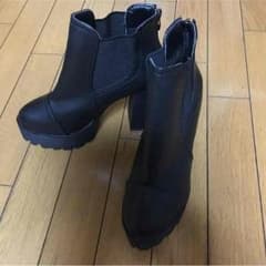 ブラックショートブーツ  エモダ系のサムネイル