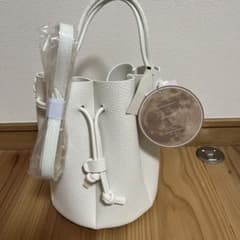 tal by yumi カヌレバッグ　濃白のサムネイル