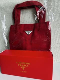 新品・未使用 PRADA（プラダ）フレグランスミニトートバッグ 赤 箱付 