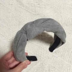 新品送料込GUスエードカチューシャグレーヘアターバン風リボンヘアアクセサリー灰色のサムネイル