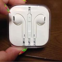 新品未使用 イヤホンのサムネイル