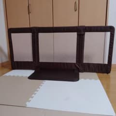値下げ　日本育児 ブラウン ベビーゲート メッシュ Mのサムネイル