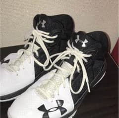 アンダーアーマー バスケ シューズのサムネイル