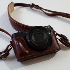 SONY Cyber−Shot RX DSC-RX100、速写ケース付きのサムネイル