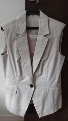 【ＺＡＲＡ BASIC】ジレ★Sサイズ(ベージュ)のサムネイル