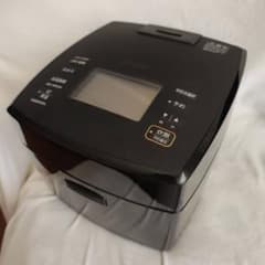 美品○三菱電機 炊飯器 NJ-VP10G-B黒曜 5.5合炊き 炭炊釜2025年 - メルカリ