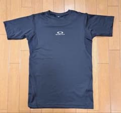 OAKLEYオークリー高機能 スポーツトレーニングウェア Mサイズ 黒のサムネイル