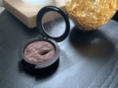 MAC アイシャドウのサムネイル