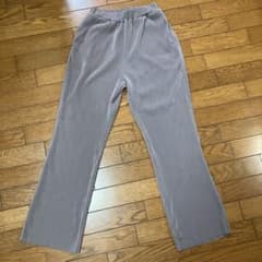 プリーツパンツ グレー ウエストゴム ポケット付ボトムスのサムネイル