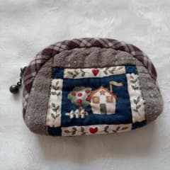 ハンドメイド　パッチワーク ミニポーチ 小物入れ　手作り　ポーチ　小銭入れのサムネイル