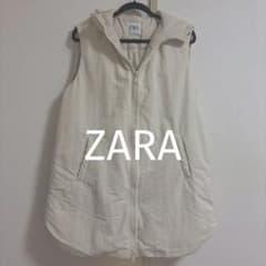 ZARA 中綿ベスト XSサイズ(Mサイズ程度)アイボリーのサムネイル