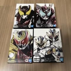 s.h.フィギュアーツ　仮面ライダーキバのサムネイル