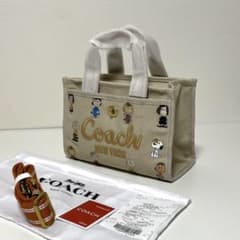 新品COACH コーチ カーゴトート26 スヌーピー　ベージュ　CBH43 新品COACH コーチ カーゴトート26 スヌーピー ベージュ CBH43 - メルカリ
