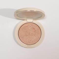 Dior ディオールスキン フォーエヴァー クチュールルミナイザー 04のサムネイル