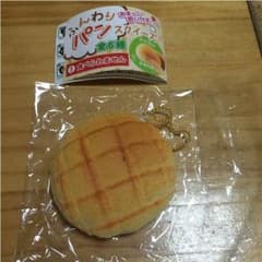 ふんわりパン  スクイーズのサムネイル