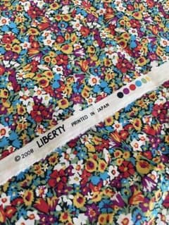 LIBERTY リバティ プリント生地 花柄 2008年　アリス•ビクトリアのサムネイル