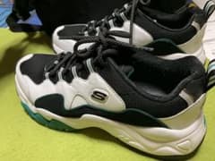 スケッチャーズ Skechersのサムネイル