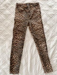 ZARA ヒョウ柄　スキニーパンツのサムネイル