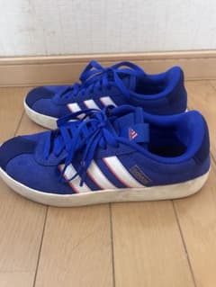 adida スニーカーのサムネイル