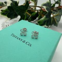 【新品仕上げ済み】TIFFANY　ラビングハート　クローバー　ピアス 新品仕上げ済み】TIFFANY ラビングハート クローバー ピアス - メルカリ