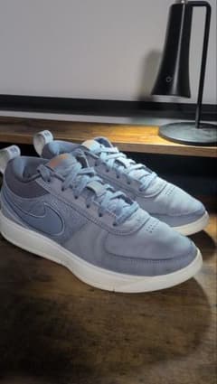 NIKE バスケットボールシューズのサムネイル