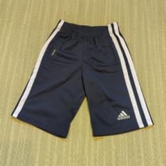 adidas ネイビー ハーフパンツ 110のサムネイル
