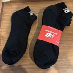 【新品4足セット】1600円相当→1000円！ ニューバランス ソックスのサムネイル