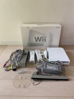 Wii本体 + リモコン2個 + Wii Fit + ゲーム3本のサムネイル