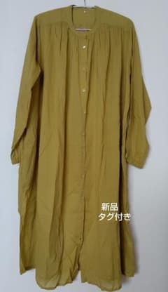 【新品】 ロングシャツワンピース 淡いオリーブ色のサムネイル