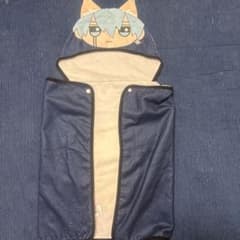 고양이 귀 후드가있는 캐릭터 수건