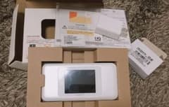 WiMAX+2 W06 白 (本体／充電器)のサムネイル