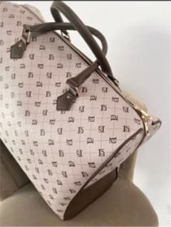 2022 HAPPY BAG  中身のみ　LIP SERVICEのサムネイル
