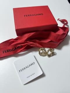 FERRAGAMO ガンチーニ ピアスのサムネイル