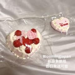 Blooming Japan ラズベリーホールケーキ ハートケーキのサムネイル