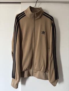 adidas ベージュ ジップアップジャケット - メルカリ