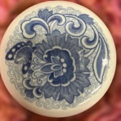 ♦中国古陶磁 青花 長方形印盒 盒子 染付 印泥入 古玩 古美術品 骨董品 中国 景徳鎮製 青花花蝶紋 印泥盒 書道具 朱肉入れ 磁器 陶器